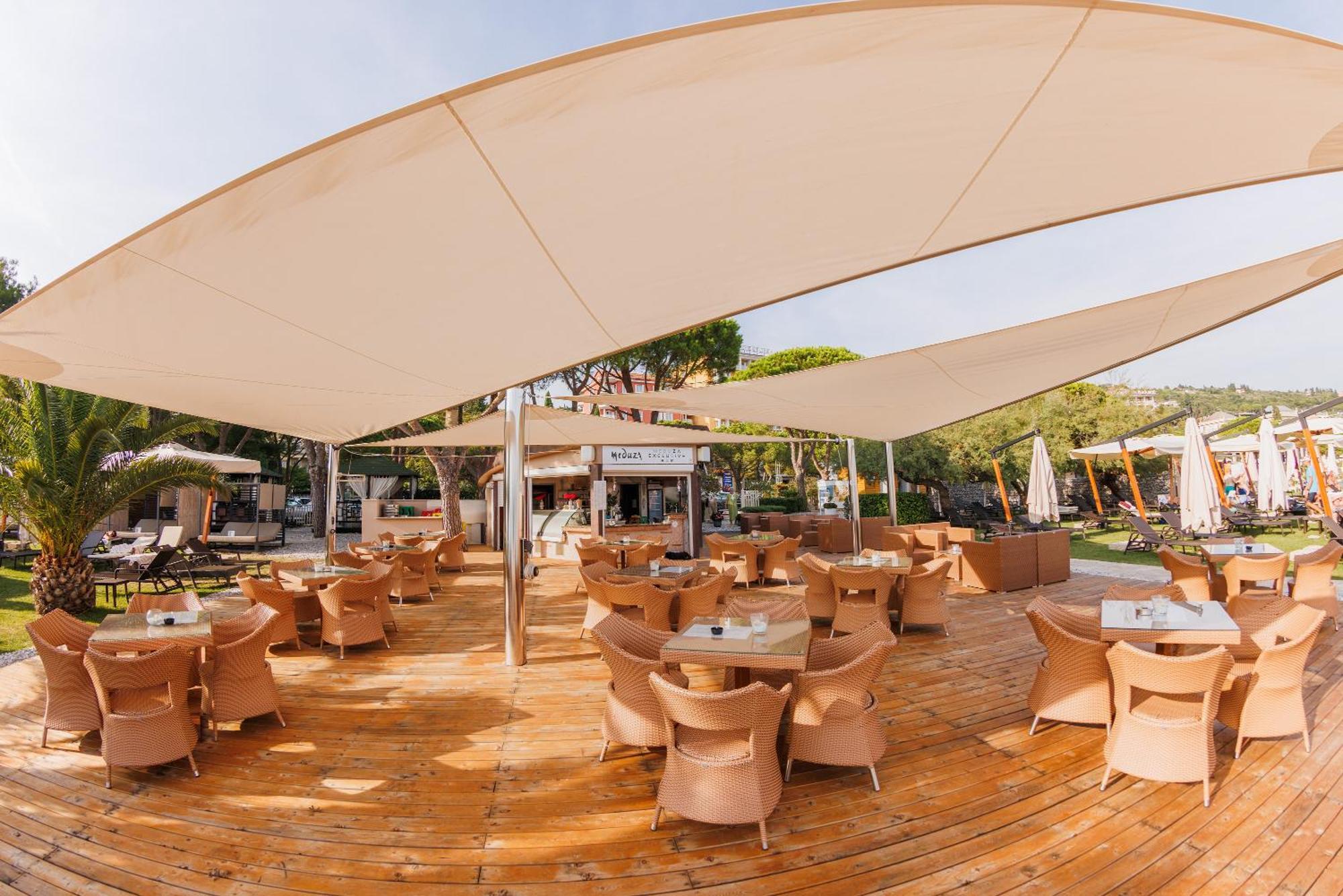 Wellness Hotel Apollo - Terme & Wellness Lifeclass Portoroz Exterior photo
